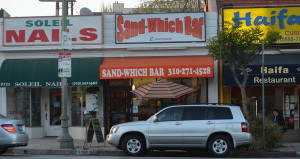 RESTAURANT REVIEW: Sand-Which Bar shows good food is good business on Pico