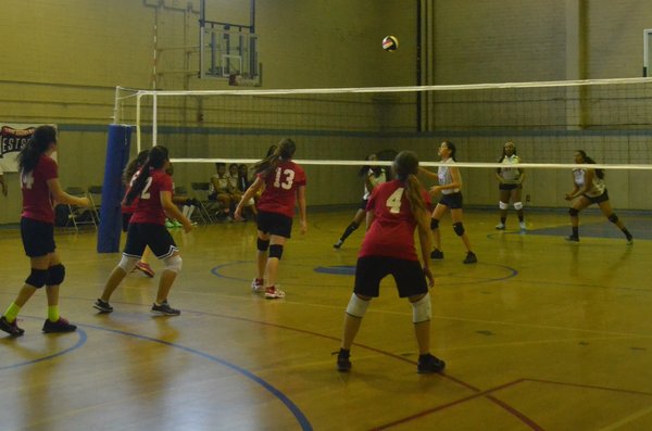 SET: Girls Voleyball spiked their way to a victory against LA Adventist on October 6th