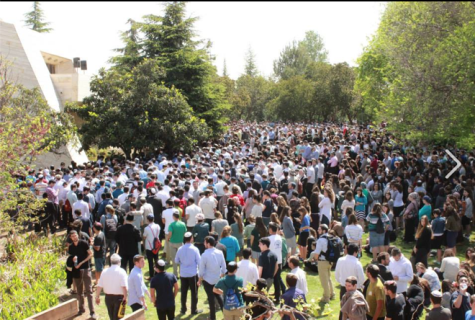 Mourners at the funeral of HaRav Aharon Lichtenstein April 21 in Gush Etzion