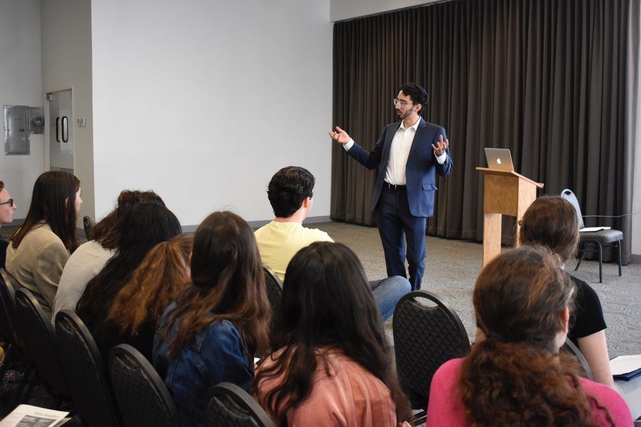 ADVOCATE: Eitan Arom, former senior writer at the Jewish Journal, told JSPA attendees how journalism can represent the downtrodden while still being true to journalistic principles. He has publicized of the plight of the Yazidi minority in Iraq.