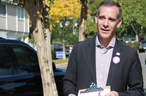 INVOLVED:    Mayor Eric Garcetti, campaigning Sunday in Santa Clarita for a Democratic candidate for Congress, said the synagogue shooting in Pittsburgh should not make Jewish teenagers live in fear but rather build bridges with other groups.
