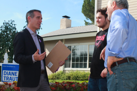 Working to tip an election, one front door at a time