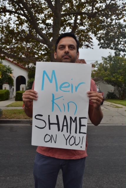 PARTICIPATE:     Student Life and Admission Coordinator, Tushar Dwivedi participated in the protest as he held and vocalized a sign shaming the get-refuser, Meir Kin. 


