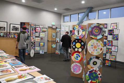 Crossover event brings art fans to concert and music fans to student art show