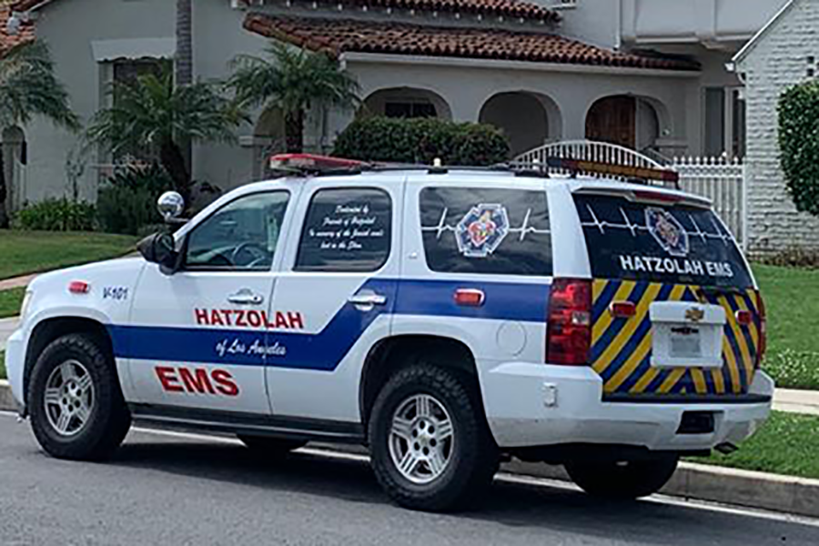SPREAD: A van belonging to Hatzolah, whose volunteers provide emergency response in Beverlywood, Hancock Park and other Jewish neighborhoods,  was parked on Alta Vista Boulevard yesterday.  The group said local Covid-19 patients had interacted widely before being diagnosed.