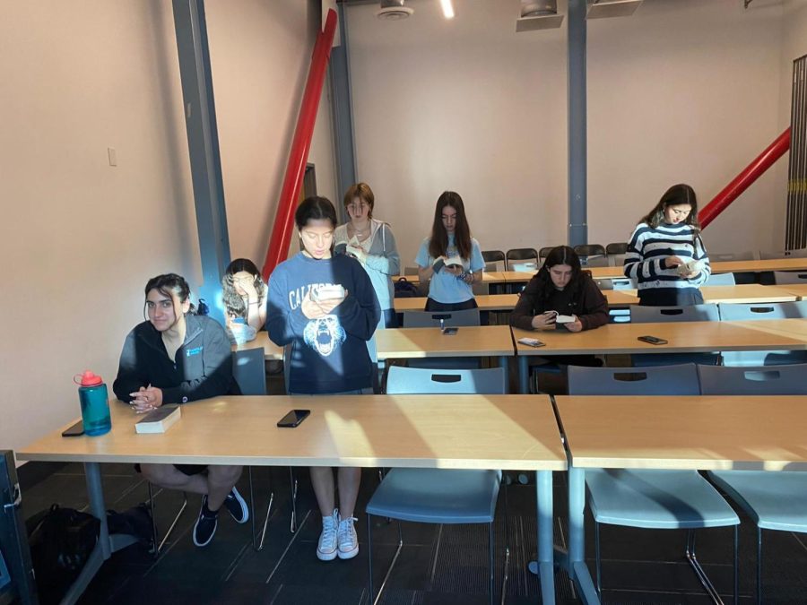 EARLY:  Hashkama Minyan met before start of school April 2. Students enrolled in advanced Judaic studies classes that meet during breakfast are allowed to go to prayer before school starts, whereas in past years anyone could pray early. Attendance is much lower.